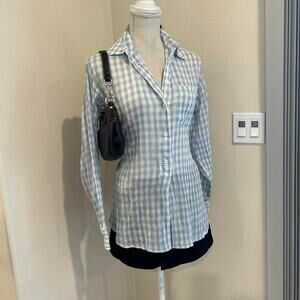 Ralph Lauren Blue and white cotton gingham top. Buttons half ways. Size XS TP